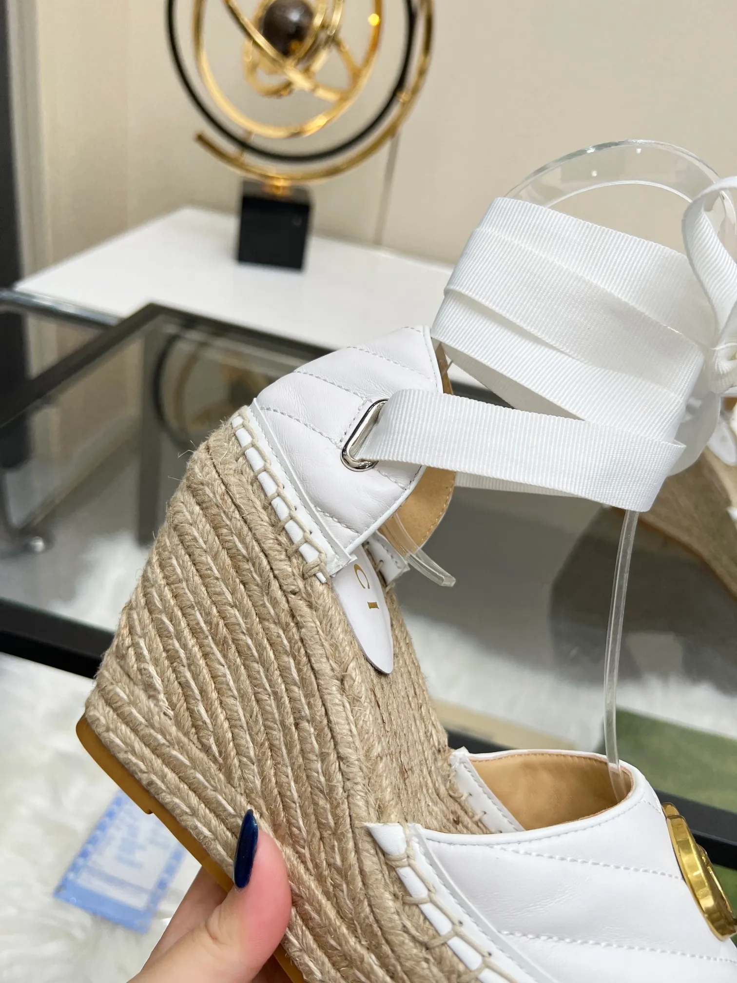 👟👟Ex-factory price 440👟👟 GUCCI wedge fisherman sandals, thick-soled straw, high-end quality, fabric: double G fabric, electric embroidery, lining: mixed sheepskin lining, yardage: 35 ~ 42, color: light blue. Dear new and old customers, the picture has been updated, please transfer the image to change. The upgraded version of the wedge heel currently has more than 40 colors. Transfer the image and sell it.